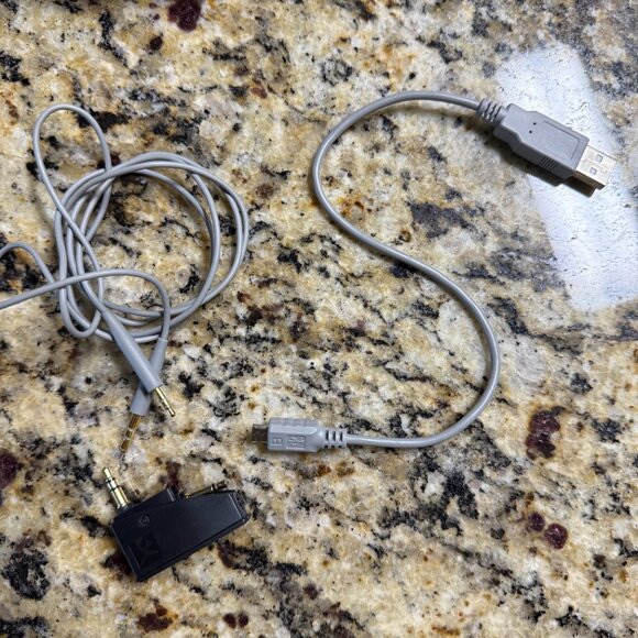 Bose QuietComfort 35 Series II QC35 Wireless Noise Cancelling Headphones Silver - Picture 4 of 7